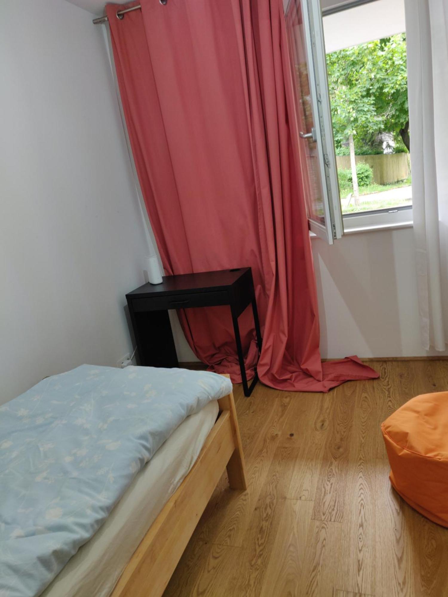 Beautiful With Parking, Brilliant Location Wien